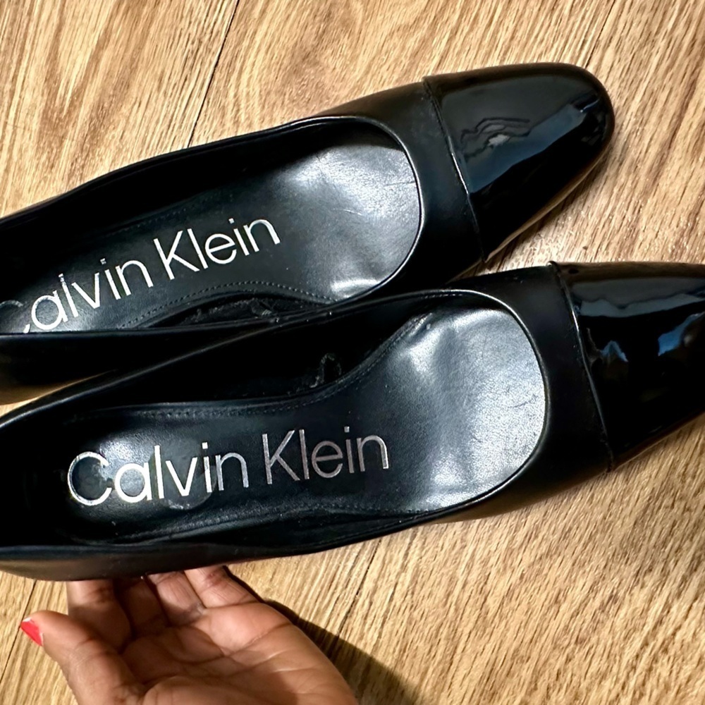 Calvin Klein tone two black pumps - Picture 10 of 10